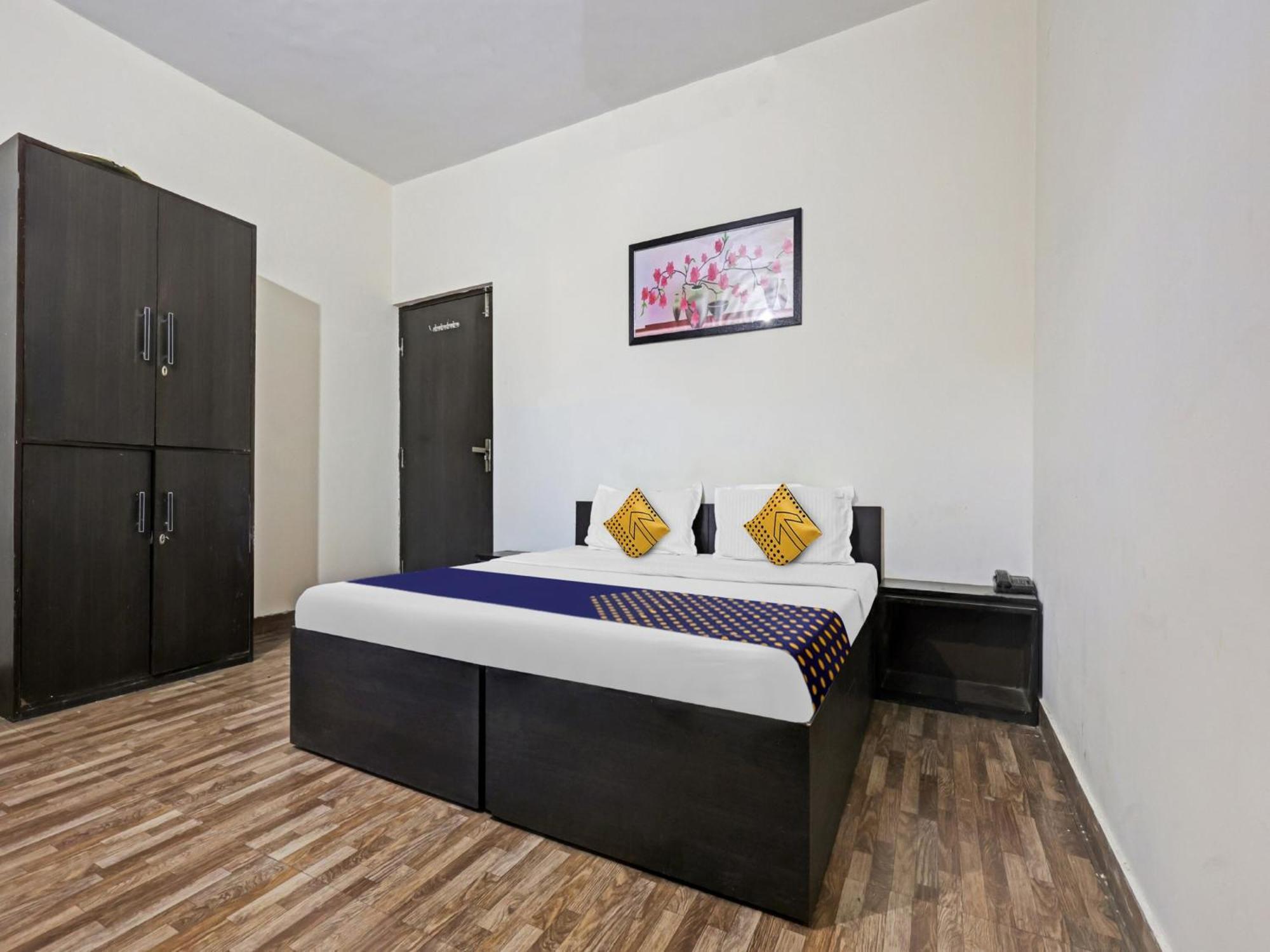 Spot On 81167 Hotel Asdr Rudrapur Ngoại thất bức ảnh