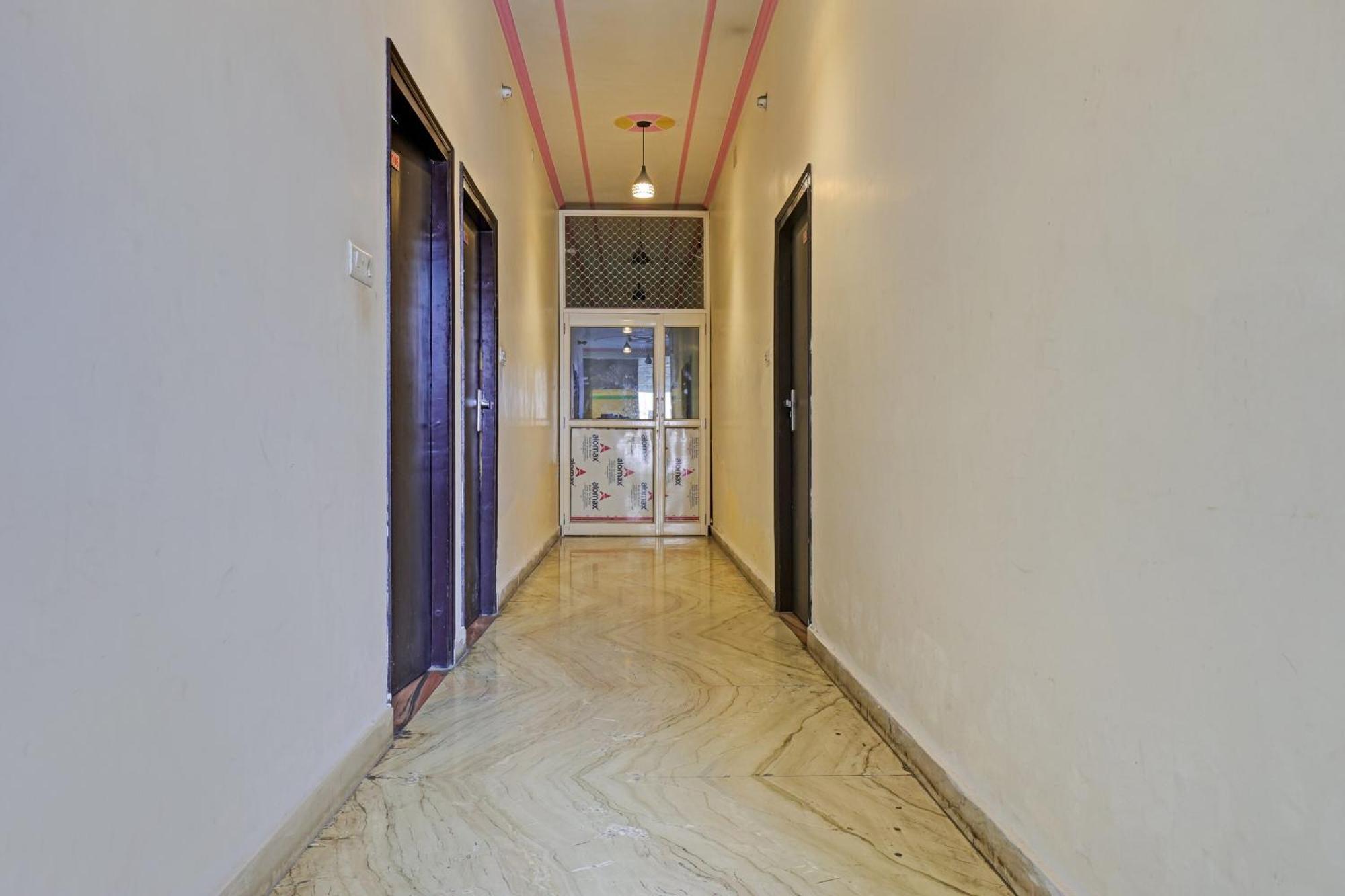 Spot On 81167 Hotel Asdr Rudrapur Ngoại thất bức ảnh