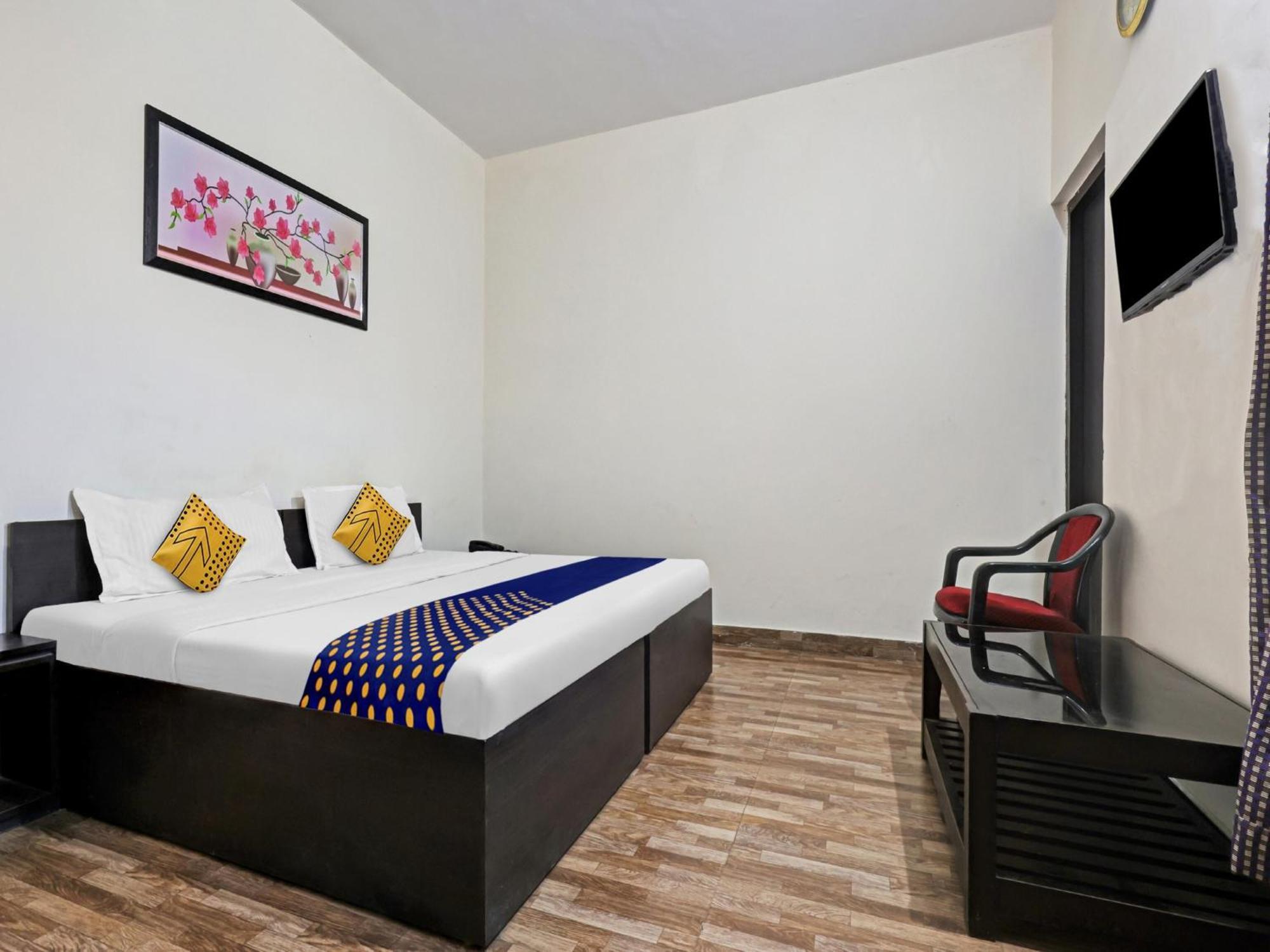 Spot On 81167 Hotel Asdr Rudrapur Ngoại thất bức ảnh